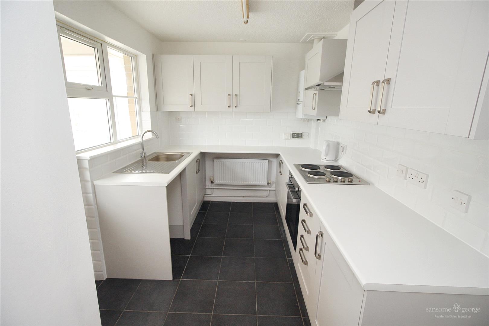 2 bed property in Condor Close, Tilehurst